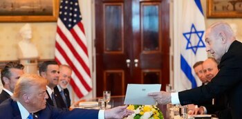 Netanyahu i-a oferit lui Donald Trump un cadou simbolic, în timpul unei cine la Casa Albă: „Venind de la tine, acest (…)