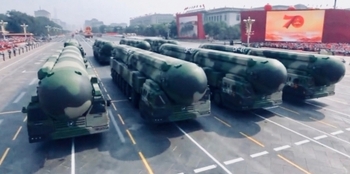 Xi Jinping transformă Beijingul în scena sfidării Occidentului: Rusia, Coreea de Nord, Iran și Myanmar vin la parada (…)