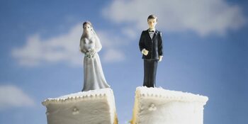 Un ieșean și-a trimis mama să divorțeze în locul lui. Avocatul a rămas mut când a auzit de ce voia soacra să o (…)
