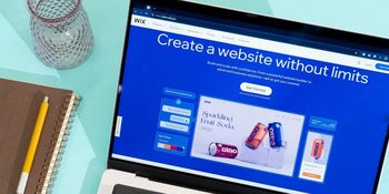 Merită, sau nu, un serviciu gratuit de domenii web? Ce alegi, dacă nu ai bani de cheltuit