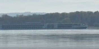 Vas de croazieră eșuat pe Dunăre, la Gârla Mare / La bordul navei sub pavilion elvețian sunt 234 de persoane / Vasul (…)