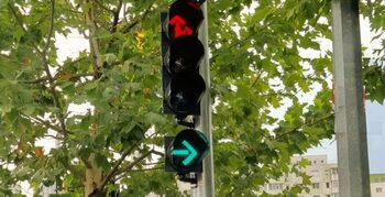 Ce se întâmplă dacă folosești frâna de mână la semafor, avertismentul experților despre practica uzuală printre șoferi