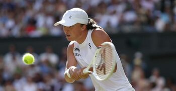 Iga Swiatek câștigă Wimbledon cu un scor incredibil: 6-0, 6-0