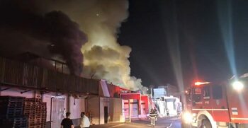 Incendiu puternic în Sectorul 2/ Primăria Sectorului 2: Țineți ferestrele și ușile închise