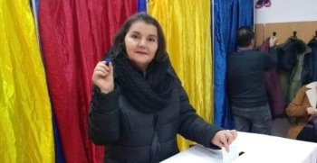Jurnalistă căutată de polițiști după ce a îndemnat la vot responsabil: „Ai mei m-au sunat speriați. M-a umflat râsul”
