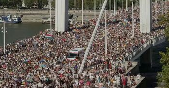 Participare uriașă la marșul Budapest Pride, după ce acesta a fost interzis de Orban (Video)