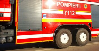 Incendiu de vegetație în Prahova extins pe o suprafață de 80 de hectare. Pompierii au intervenit de urgență