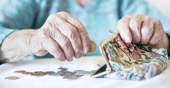 Ajutoare financiare înainte de Crăciun! Cine sunt românii care vor primi banii!