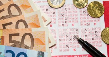 I-a pus Dumnezeu mâna-n cap! A jucat de trei ori la loto în 2025 și a devenit milionar înainte de Crăciun. (…)