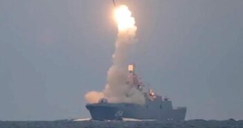 Putin se răbună: lansează o nouă rachetă hipersonică „Zirkon”!