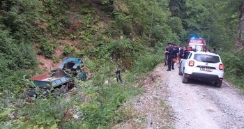 Accident GRAV pe un drum forestier din județul Gorj, soldat cu doi morți și patru răniți. Un camion a părăsit (…)