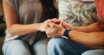 Să iertăm sau nu? Ce spun religia, știința și filozofia despre puterea iertării