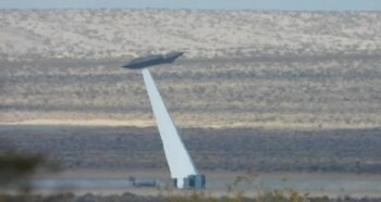 Teste secrete într-o bază americană ultrasecurizată cu o aeronavă misterioasă
