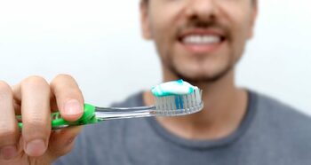 Ce legătură există între sănătatea orală și creier: Conexiunea ascunsă dintre gingii și boli precum Alzheimer, (…)