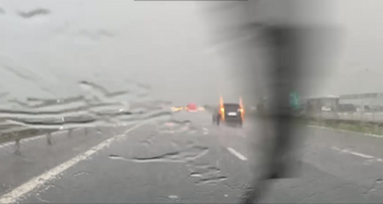 METEO Cod portocaliu de grindină, ploi şi vânt în trei judeţe
