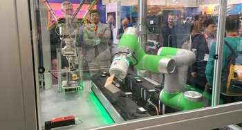 Schneider Electric lansează un cobot și pe piața din România, care să eficientizeze munca industrială