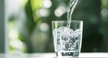 O tehnologie alimentată de Soare ucide bacteriile și oferă apă potabilă sigură