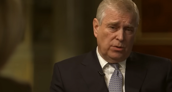 Regele Charles a început procesul de retragere a titlurilor prințului Andrew