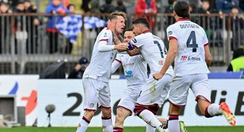 A dezvăluit că e gay și acum și-a anunțat retragerea din fotbal. A fost coleg cu Răzvan Marin și Florinel Coman!