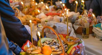Ce nu se dă niciodată de pomană de Sfânta Maria. Obiectele și preparatele care nu au ce căuta în pachetele împărțite (…)