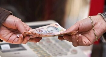 Doi bărbaţi, reţinuţi pentru înşelăciune prin metoda 