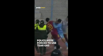 17 cartonaşe roşii acordate într-un meci din sferturile Cupei Boliviei, după o încăierare generală la finalul meciului