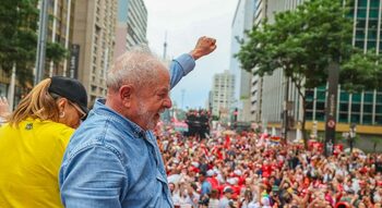 Preşedintele Lula a semnat o lege ce reglementează accesul minorilor pe internet cu un mesaj către Trump