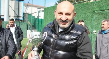 Preşedintele clubului de fotbal a murit după ce fost împuşcat în cap într-o cafenea