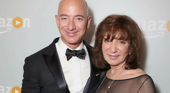 A murit Jackie Bezos, mama lui Jeff Bezos: a fost unul dintre primii investitori în compania Amazon