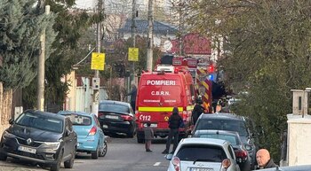 Accident grav în Constanța: o mașină a lovit o țeavă de gaz. Elevii unui liceu au fost evacuați preventiv