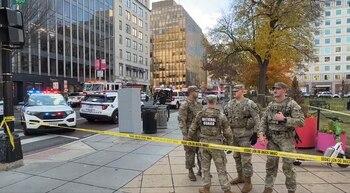 Atac armat în SUA. Doi membri ai Gărzii Naționale au fost împușcați mortal lângă Casa Albă. Trump: „Animalul va (…)