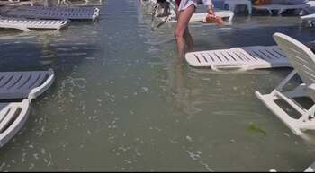 Apocalipsa de pe litoral! Plaja din România înghițită de mare sub ochii turiștilor: „N-am mai văzut așa ceva”