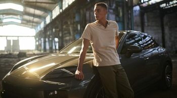 Premieră pentru David Popovici în afara bazinului de înot. A devenit primul Friend of the Brand Porsche din România