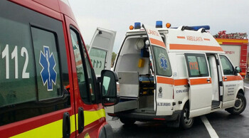 Doi răniţi în urma unui accident între un autotren înmatriculat în Polonia şi un autoturism pe DN6
