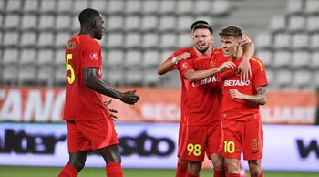 FCSB primește două oferte clare pentru fundașul său vedetă