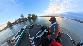 Accident naval în Delta Dunării. Momentul în care două bărci se ciocnesc, surprins pe cameră