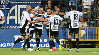 Farul Constanța – U Cluj 0-1, în etapa 6 din Superliga. Echipa lui Ianis Zicu a fost învinsă, deși a jucat 77 de (…)