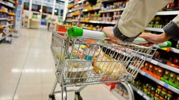 Plafonare prețuri 2025. Lista completă a produselor la care prețurile nu se vor schimba până-n toamnă