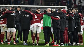 S-a săturat! A fost titular cu Șumudică, dar acum nu joacă și a decis să plece de la Rapid în plin campionat