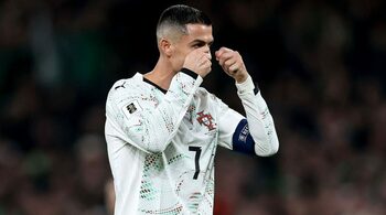 The Sun, titlu tăios împotriva lui Cristiano Ronaldo după ce a luat cartonaș roșu în Irlanda – Portugalia! Ce au (…)