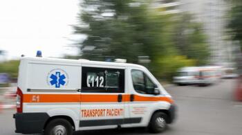 O ambulanţă cu pacienţi, implicată într-un accident, trei persoane au ajuns la spital