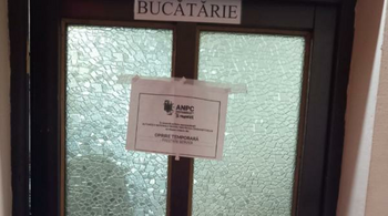 Produse expirate, ustensile murdare și informații incomplete despre alergeni - control ANPC la firme