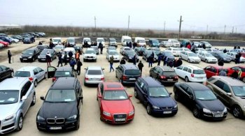 Înmatriculările de autoturisme noi au scăzut ușor în primele 11 luni ale anului