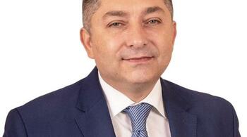 „Bătrânica evazionistă”. Pamflet-surpriză, din partea lui Alin Tișe