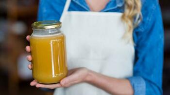 Borcane pentru miere: cum să îți ambalezi produsul apicol într-un mod atrăgător și sigur?