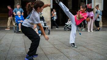 Brazilia: Mișcarea cunoscută sub numele de capoeira ameliorează simptomele de Parkison
