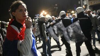 Ciocniri violente de stradă, în Serbia