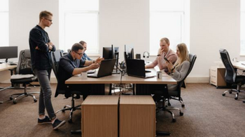 84% dintre români spun că ritmul digitalizării statului este unul lent sau foarte lent