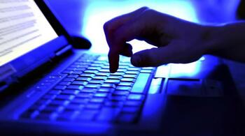 Doi maramureșeni au pierdut mii de lei după ce au comunicat datele cardurilor pe social media