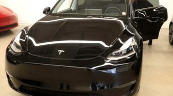 Eșec major pentru Tesla. Compania a fost găsită parțial vinovată pentru un accident mortal produs de Autopilot